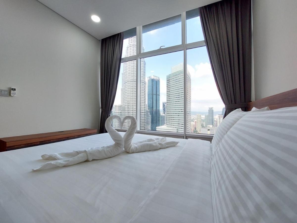 Sky Suites With Klcc Twin Tower View By Irent365 Kuala Lumpur Esterno foto